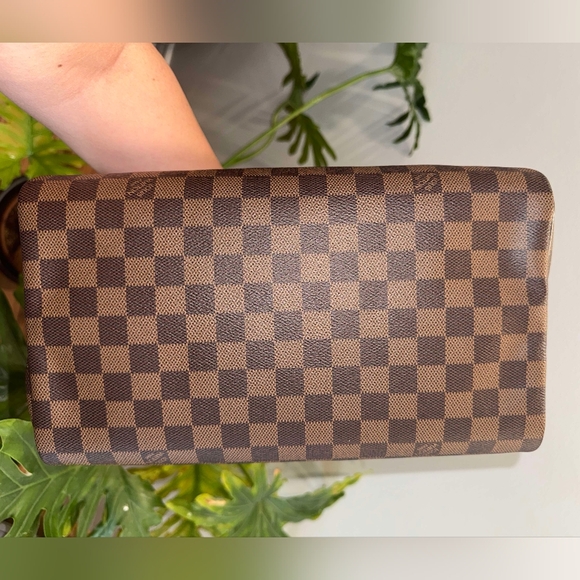 Authentic Louis Vuitton Speedy Bandouliere 30 in excellent condition. - Picture 7 of 8